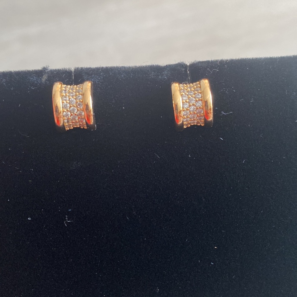 Earring - Picture 2 of 2